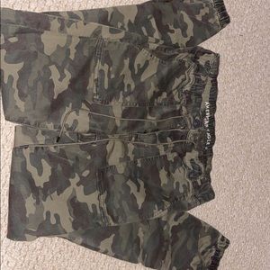 American eagle camo jogger jeans